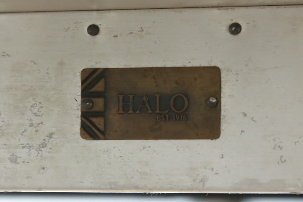 中古　HALO(ハロ)　BOSTON DINING TABLE(ボストンダイニングテーブル)　アルミニウムの重厚な風合いが魅力のダイニングテーブル　定価約27万円　(R-089442)