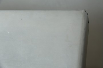 中古　HALO(ハロ)　BOSTON DINING TABLE(ボストンダイニングテーブル)　アルミニウムの重厚な風合いが魅力のダイニングテーブル　定価約27万円　(R-089442)