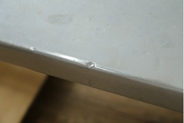 中古　HALO(ハロ)　BOSTON DINING TABLE(ボストンダイニングテーブル)　アルミニウムの重厚な風合いが魅力のダイニングテーブル　定価約27万円　(R-089442)