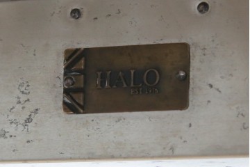 中古　HALO(ハロ)　BOSTON DINING TABLE(ボストンダイニングテーブル)　アルミニウムの重厚な風合いが魅力のダイニングテーブル　定価約27万円　(R-089442)