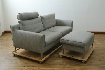 中古　ACTUS(アクタス)取扱い　eilersen(アイラーセン)　GROUP-E MELLOW(メロー)　ストリームラインソファ(STREAMLINESOFA)　ヘッドレスト付き2人掛けソファとオットマンのセット　(R-089444)
