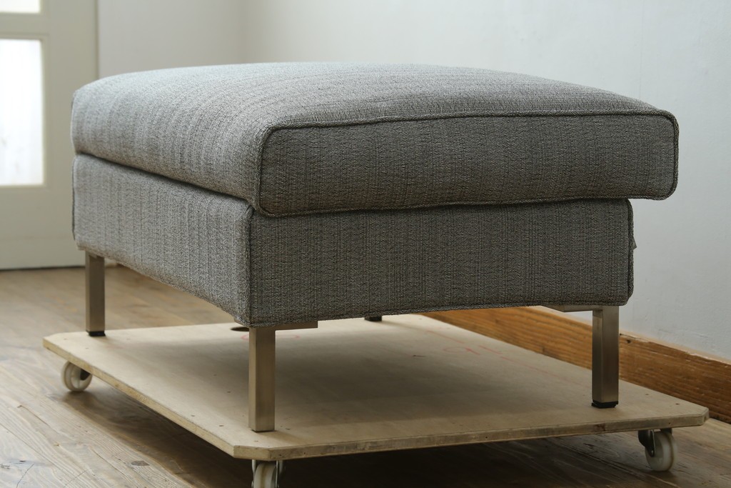 中古　ACTUS(アクタス)取扱い　eilersen(アイラーセン)　GROUP-E MELLOW(メロー)　ストリームラインソファ(STREAMLINESOFA)　ヘッドレスト付き2人掛けソファとオットマンのセット　(R-089444)