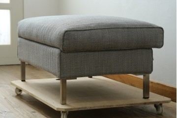 中古　ACTUS(アクタス)取扱い　eilersen(アイラーセン)　GROUP-E MELLOW(メロー)　ストリームラインソファ(STREAMLINESOFA)　ヘッドレスト付き2人掛けソファとオットマンのセット　(R-089444)