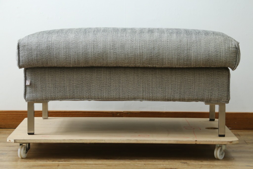 中古　ACTUS(アクタス)取扱い　eilersen(アイラーセン)　GROUP-E MELLOW(メロー)　ストリームラインソファ(STREAMLINESOFA)　ヘッドレスト付き2人掛けソファとオットマンのセット　(R-089444)