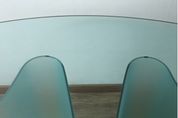 中古　FIAM ITALIA(フィアム・イタリア)　MAREA(マレア)　名作　脚部の波打つデザインが印象的なガラステーブル　定価約150万円　(R-089446)