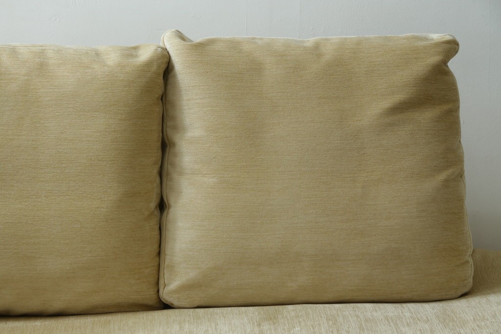 中古　美品　ミノッティ(Minotti)　パウエル(Powell)　ゆったりとくつろげるモダンなソファ　定価約240万円　(R-089447)