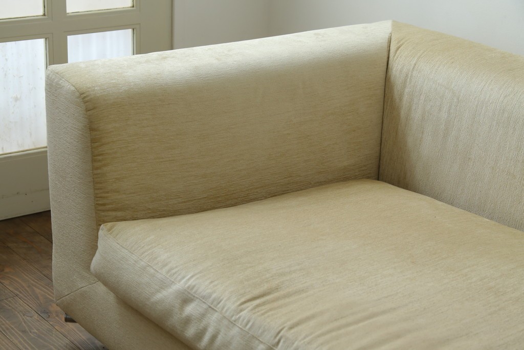 中古　美品　ミノッティ(Minotti)　パウエル(Powell)　ゆったりとくつろげるモダンなソファ　定価約240万円　(R-089447)