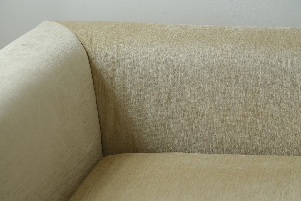 中古　美品　ミノッティ(Minotti)　パウエル(Powell)　ゆったりとくつろげるモダンなソファ　定価約240万円　(R-089447)