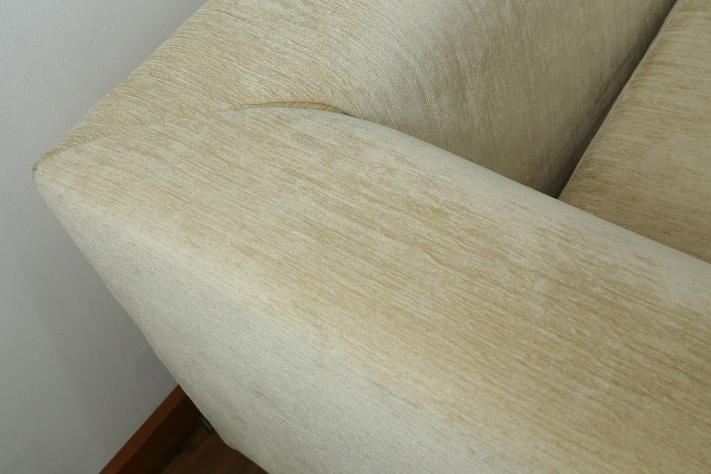 中古　美品　ミノッティ(Minotti)　パウエル(Powell)　ゆったりとくつろげるモダンなソファ　定価約240万円　(R-089447)