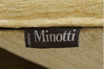 中古　美品　ミノッティ(Minotti)　パウエル(Powell)　ゆったりとくつろげるモダンなソファ　定価約240万円　(R-089447)