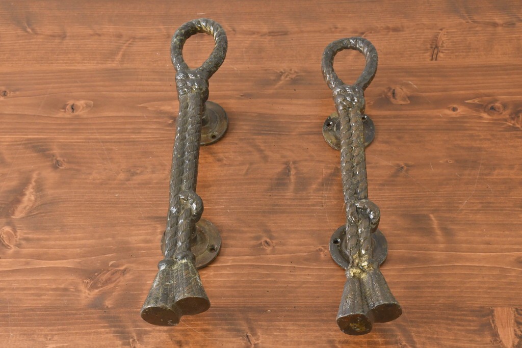 イギリスヴィンテージ　真鍮　ロープをかたどった装飾的なドアハンドル2個セット　(R-089452)