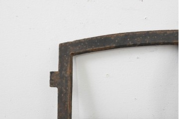 イギリスヴィンテージ建具　鋳鉄製　素朴な風合いを楽しめる格子窓枠　(R-089455)