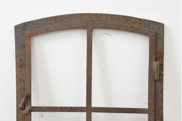 イギリスヴィンテージ建具　鋳鉄製　素朴な風合いを楽しめる窓枠　(R-089457)