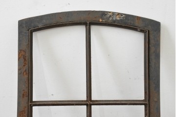 イギリスヴィンテージ建具　鋳鉄製　素朴な風合いを楽しめる窓枠　(R-089457)