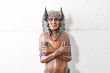 新古品　バリ島　特注製作品　高さ約2mのシガーストアインディアンの大型オブジェ　(R-089463)