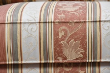 新古　美品　展示品　maruni(マルニ木工)　地中海シリーズ　モナコハイ　ヨーロピアン調の3人掛けソファ　(R-089468)