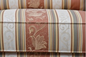 新古　美品　展示品　maruni(マルニ木工)　地中海シリーズ　モナコハイ　ヨーロピアン調の3人掛けソファ　(R-089468)