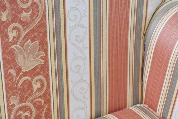 新古　美品　展示品　maruni(マルニ木工)　地中海シリーズ　モナコハイ　ヨーロピアン調の3人掛けソファ　(R-089468)