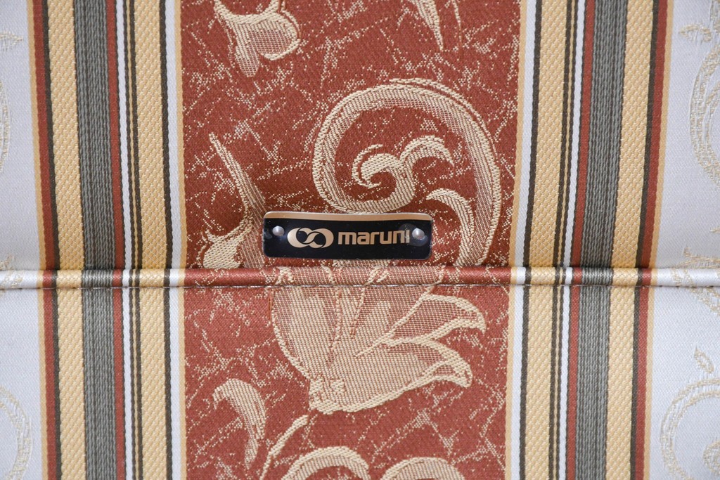 新古　美品　展示品　maruni(マルニ木工)　地中海シリーズ　モナコハイ　ヨーロピアン調の3人掛けソファ　(R-089468)