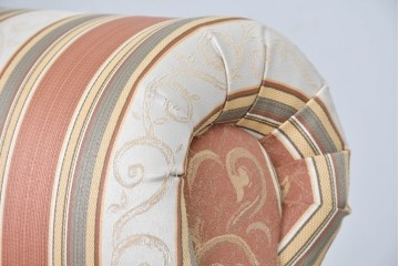 新古　美品　展示品　maruni(マルニ木工)　地中海シリーズ　モナコハイ　ヨーロピアン調の2人掛けソファ　(R-089469)