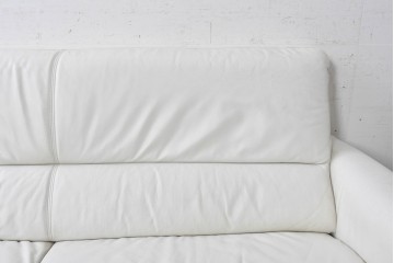 中古　IDC大塚家具　本革　シンプルモダンな2人掛けソファ　(R-089471)