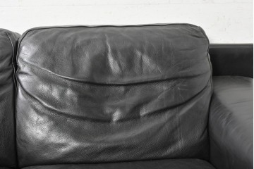 中古　Domicil(ドミシール)　モダンな佇まいの2人掛けソファ　定価約36万円　(R-089473)
