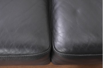 中古　Domicil(ドミシール)　モダンな佇まいの2人掛けソファ　定価約36万円　(R-089473)