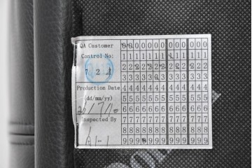中古　Domicil(ドミシール)　モダンな佇まいの2人掛けソファ　定価約36万円　(R-089473)