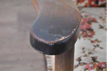 和製ヴィンテージ　希少な廃番品　MIKAWA FURNITURE(ミカワファニチャー)　花柄のクッションが愛らしいフットレスト付きロッキングチェア　(R-089474)