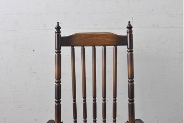 和製ヴィンテージ　希少な廃番品　MIKAWA FURNITURE(ミカワファニチャー)　花柄のクッションが愛らしいフットレスト付きロッキングチェア　(R-089474)