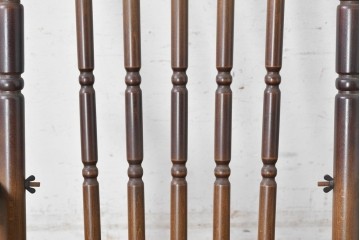 和製ヴィンテージ　希少な廃番品　MIKAWA FURNITURE(ミカワファニチャー)　花柄のクッションが愛らしいフットレスト付きロッキングチェア　(R-089474)