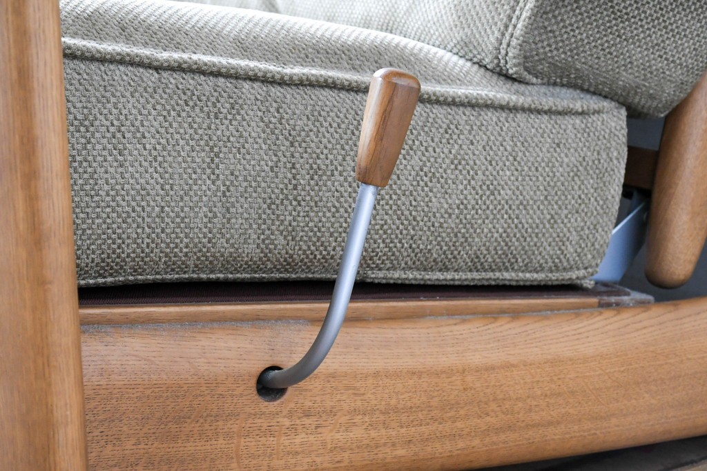 中古　カリモク家具(karimoku)　ナラ材　リクライニング機能付き　ナチュラルテイストなソファとオットマン2個のセット　(R-089475)