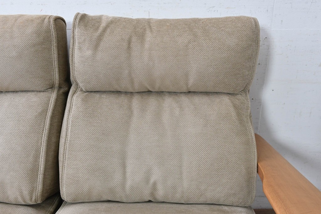 中古　カリモク家具(karimoku)　ナラ材　リクライニング機能付き　ナチュラルテイストなソファとオットマン2個のセット　(R-089475)