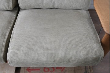 中古　カリモク家具(karimoku)　ナラ材　リクライニング機能付き　ナチュラルテイストなソファとオットマン2個のセット　(R-089475)
