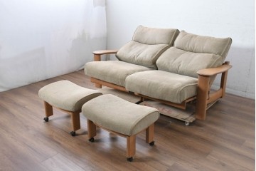 中古　カリモク家具(karimoku)　ナラ材　リクライニング機能付き　ナチュラルテイストなソファとオットマン2個のセット　(R-089475)