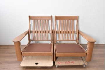 中古　カリモク家具(karimoku)　ナラ材　リクライニング機能付き　ナチュラルテイストなソファとオットマン2個のセット　(R-089475)