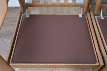 中古　カリモク家具(karimoku)　ナラ材　リクライニング機能付き　ナチュラルテイストなソファとオットマン2個のセット　(R-089475)