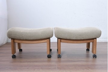 中古　カリモク家具(karimoku)　ナラ材　リクライニング機能付き　ナチュラルテイストなソファとオットマン2個のセット　(R-089475)
