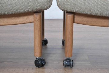 中古　カリモク家具(karimoku)　ナラ材　リクライニング機能付き　ナチュラルテイストなソファとオットマン2個のセット　(R-089475)