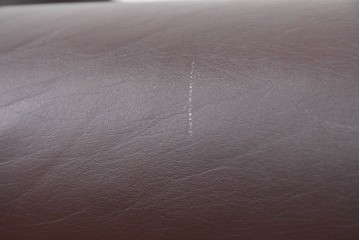 フランスアンティーク　本革　クラシカルな彫刻意匠が優美な1人掛けソファ　(R-089476)