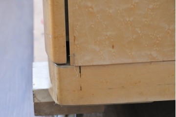 中古　島本家具工芸　バーズアイ　天板が美しく浮き上がって見える5段チェスト　(R-089479)