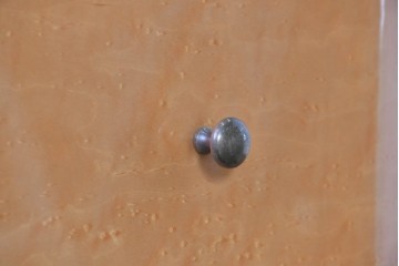 中古　島本家具工芸　バーズアイ　天板が美しく浮き上がって見える5段チェスト　(R-089479)