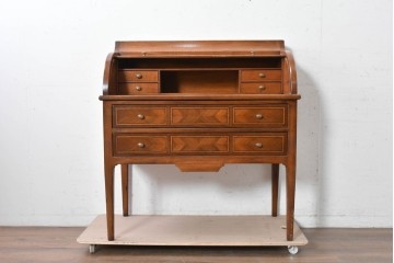 中古　アメリカ高級輸入家具　象嵌入りのシリンダートップライティングビューロー　(R-089482)