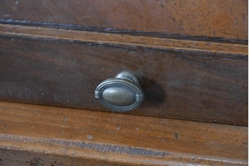 中古　アメリカ高級輸入家具　象嵌入りのシリンダートップライティングビューロー　(R-089482)