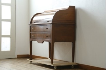 中古　アメリカ高級輸入家具　象嵌入りのシリンダートップライティングビューロー　(R-089482)