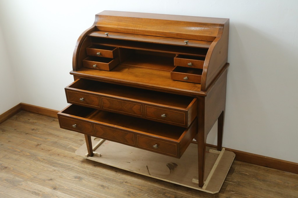中古　アメリカ高級輸入家具　象嵌入りのシリンダートップライティングビューロー　(R-089482)
