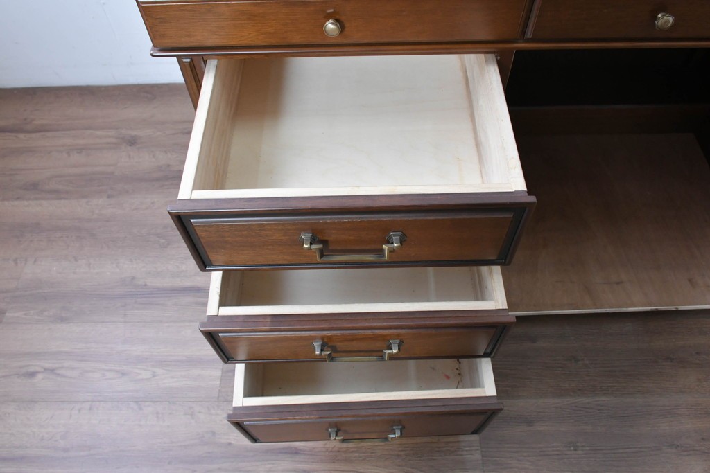 中古　希少な廃番品　maruni(マルニ木工)　地中海ロイヤルシリーズ(ROYAL)　重厚で品格のある両袖机　定価約56万円　(R-089484)