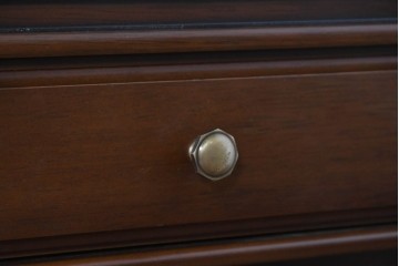 中古　希少な廃番品　maruni(マルニ木工)　地中海ロイヤルシリーズ(ROYAL)　重厚で品格のある両袖机　定価約56万円　(R-089484)