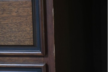 中古　希少な廃番品　maruni(マルニ木工)　地中海ロイヤルシリーズ(ROYAL)　重厚で品格のある両袖机　定価約56万円　(R-089484)