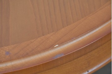 中古　maruni(マルニ木工)　地中海シリーズ　クラシックで重厚感のあるセンターテーブル137　(R-089486)